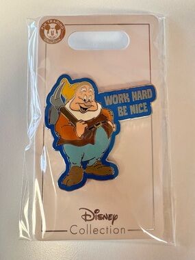 Disney Parks Pin Trading ‘Work Hard Be Nice’ Happy Dwarf Snow White Brand